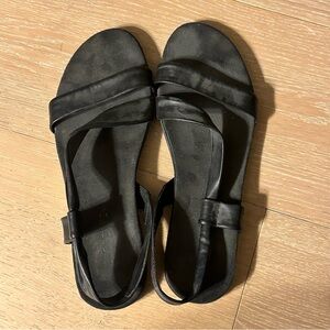 Size 7 women's aerosoles black comfort sandals
